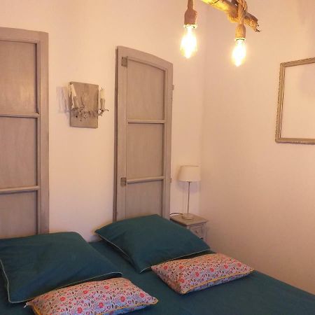 Appartement Au Coeur Du Perigord Villeréal Esterno foto