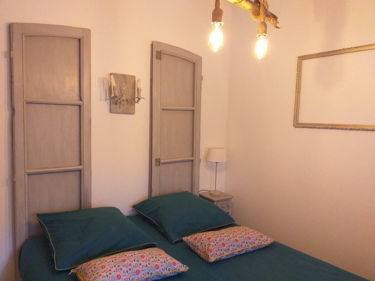 Appartement Au Coeur Du Perigord Villeréal Esterno foto
